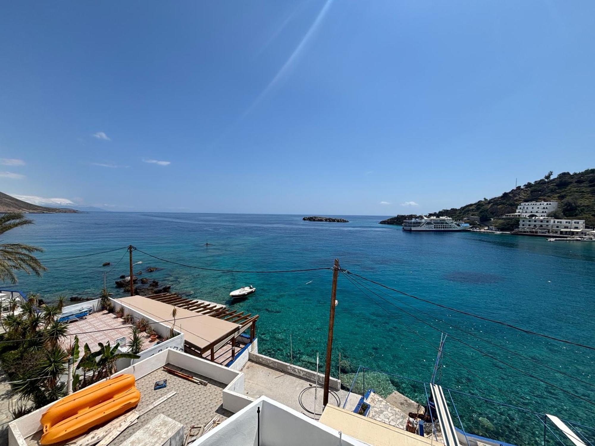 Scirocco Rooms Loutro Exterior photo