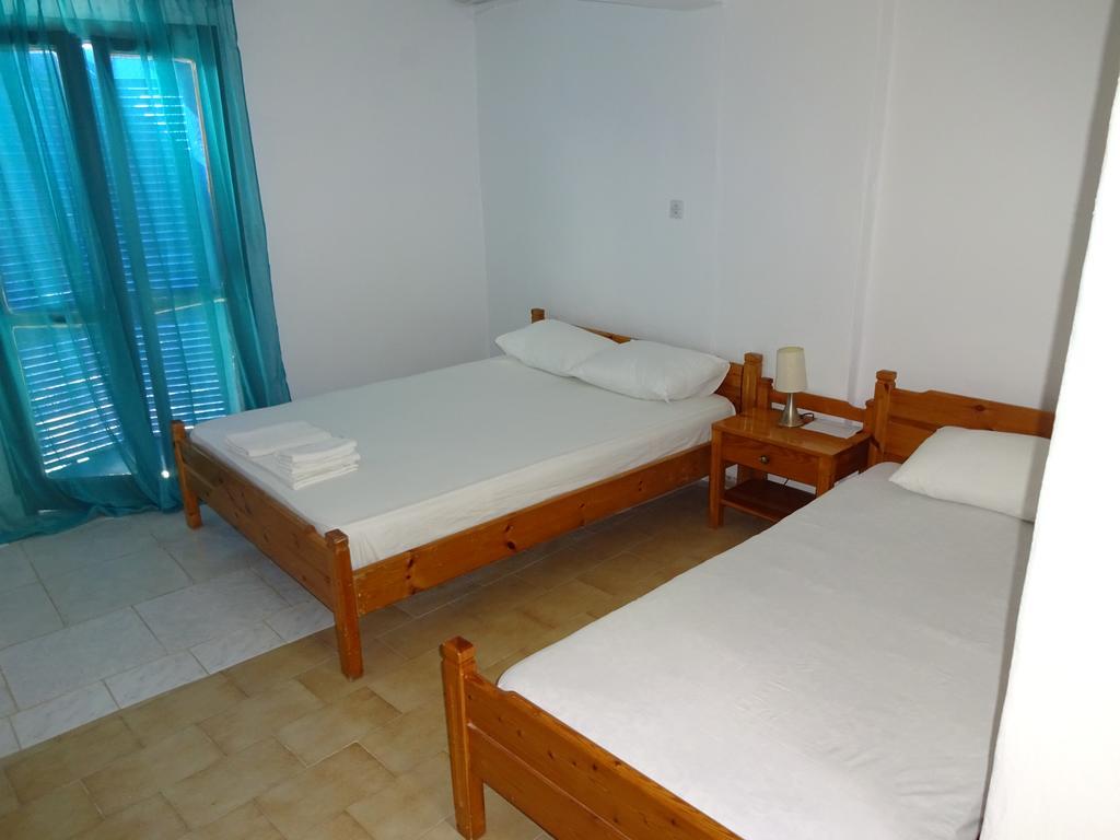 Scirocco Rooms Loutro Exterior photo
