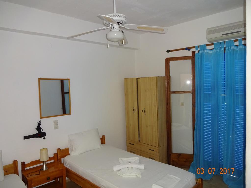 Scirocco Rooms Loutro Exterior photo