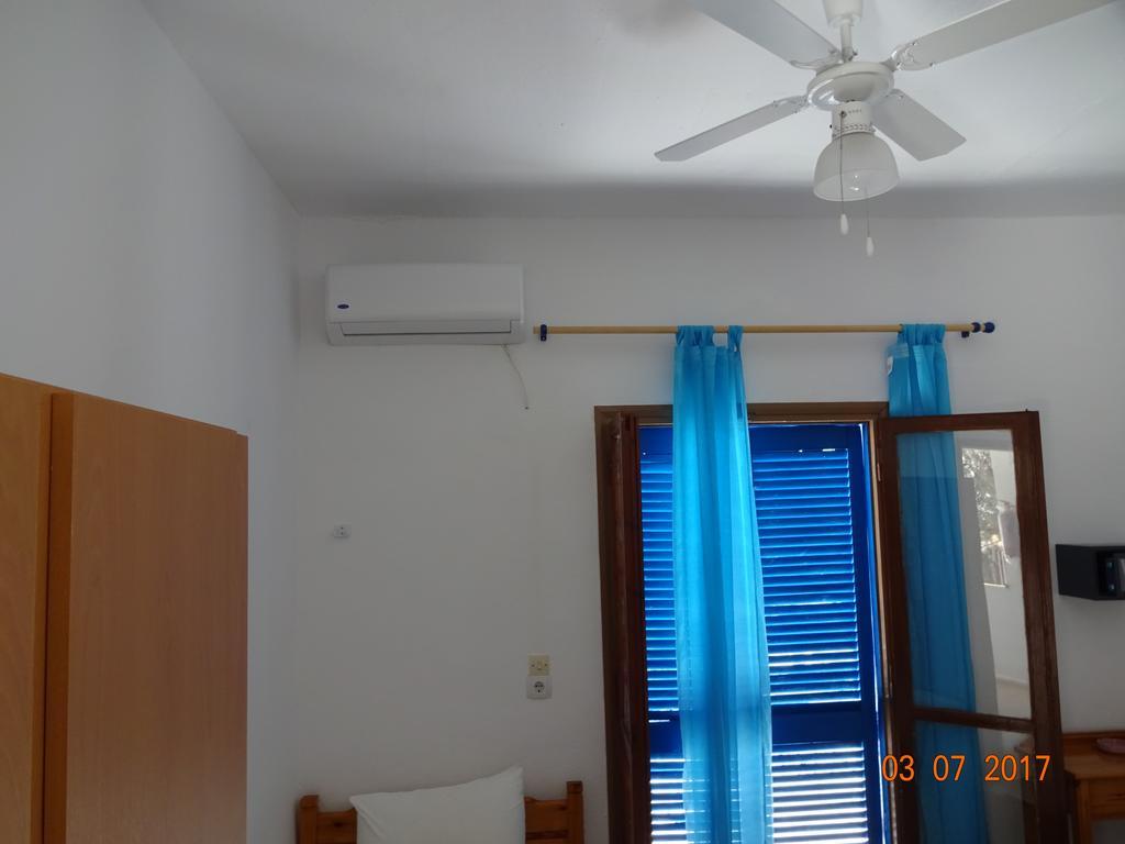 Scirocco Rooms Loutro Exterior photo