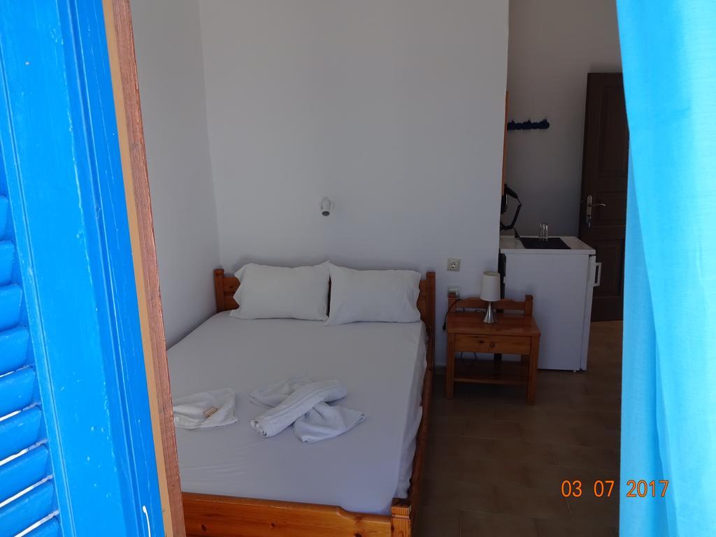 Scirocco Rooms Loutro Exterior photo