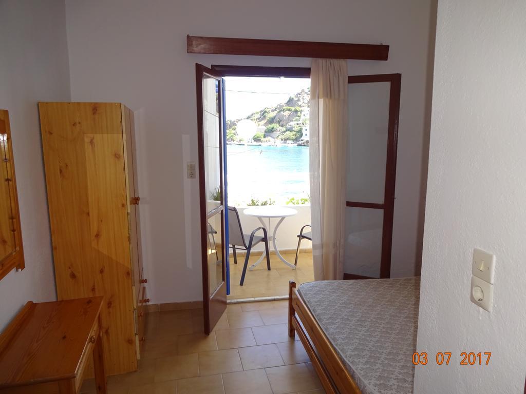 Scirocco Rooms Loutro Exterior photo