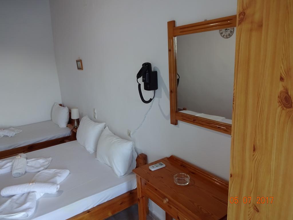 Scirocco Rooms Loutro Exterior photo
