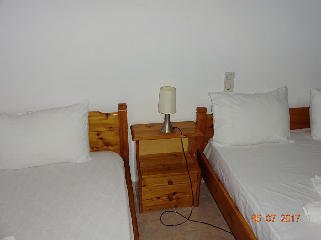 Scirocco Rooms Loutro Exterior photo